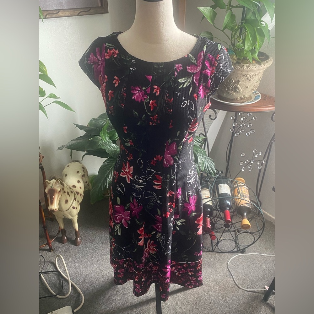Elle Floral Midi Dress with Black and Pink Hues